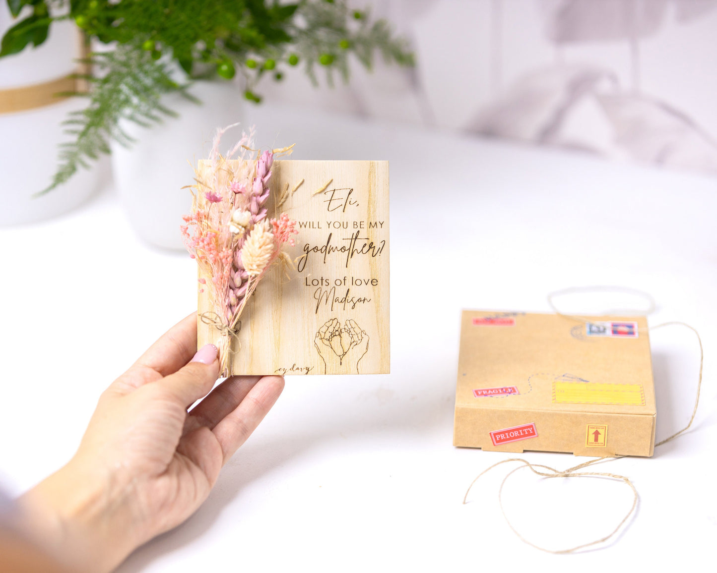 World’s Best Mom Dried Flower Card, product photo 10