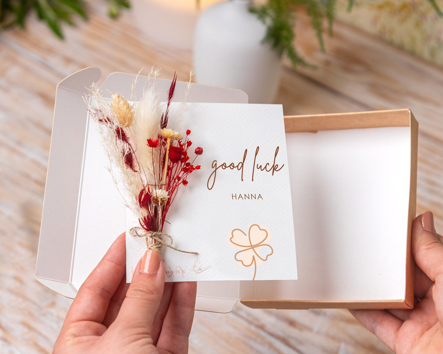 Good Luck Clover Dried Flower Card, product photo 3