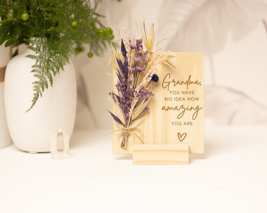 Amazing Grandma Wooden Dried Flower Card handmade with natural dried flowers