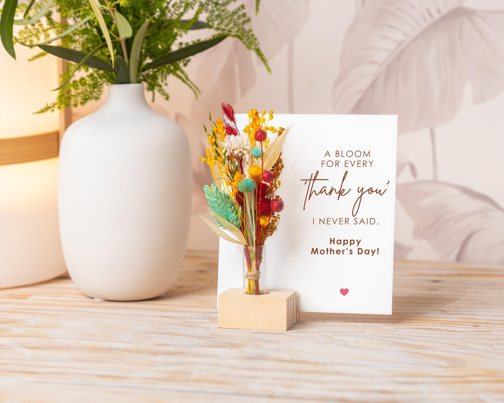 A Bloom for Every Thank You Mom Dried Flower Card, product photo 2